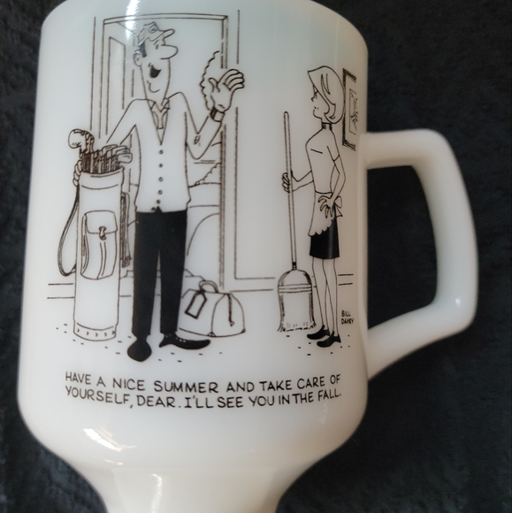Vintage 1970s Bill Davey Golf Comic Milk Glass Pedestal Mug - Picture 3 of 4